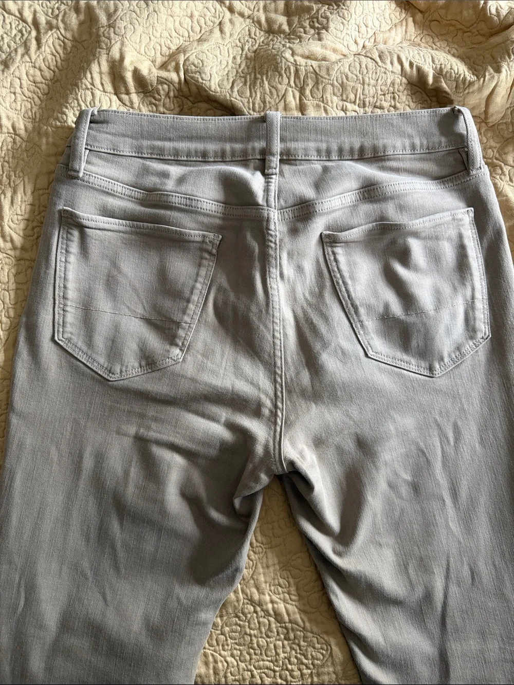 Banana Republic Skinny Fit Mens Jeans in Light Cream. Travel Stretch Jeans